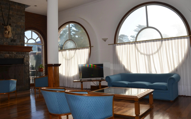 Hotel Reviens