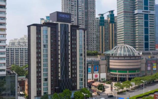 Yuetang Zhenxuan Service Apartment