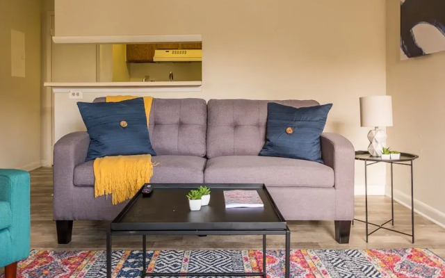 2 BR Apt in Windy Hill near beach by Frontdesk