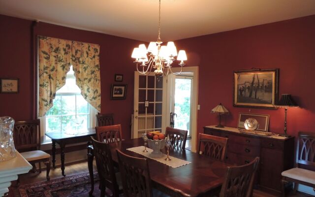 1868 Magnolia House Inn