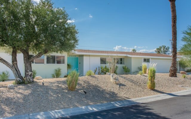 Desert Coral Oasis House