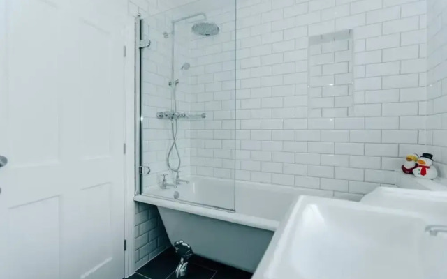 Woodvale Retreat - Sleeps 10