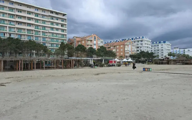 Tirent Apartment - Cozy Bedrooms Stay by Golem Beach.