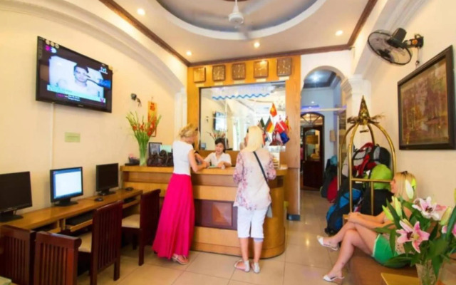Cosmo Square Hotel (former Duna Hotel)