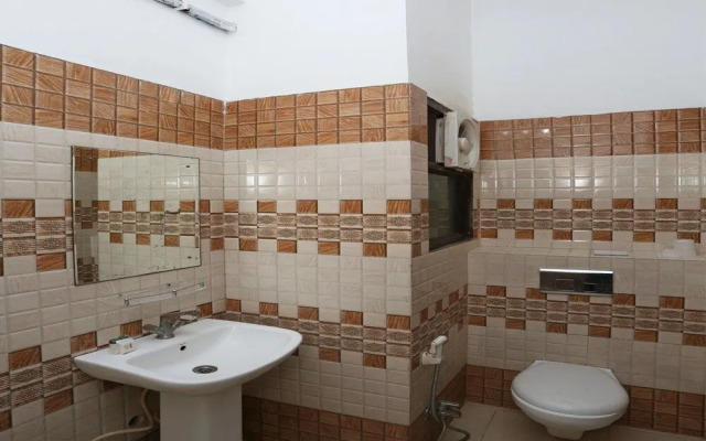 OYO 13564 Near Prem Mandir