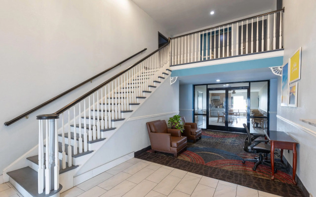 Days Inn by Wyndham Lincoln