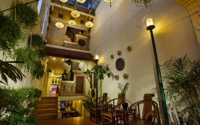 Classic Street Hotel