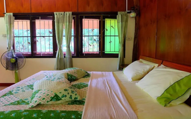 Malee's Nature Lovers Bungalows