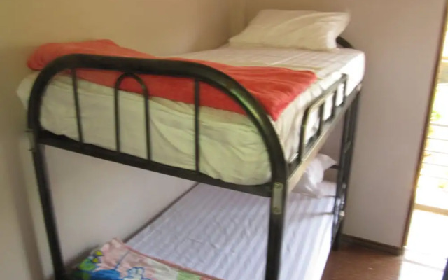 Lux Pillow Hostel Hpa An