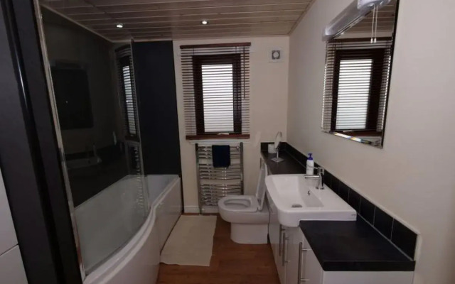 Loch Leven Lodge
