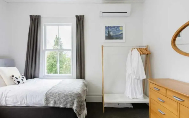 Light-filled Renovated Villa, Walk to Ponsonby Road