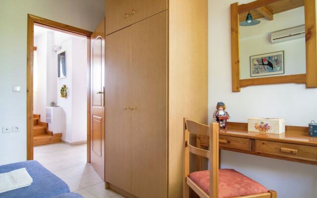 Villa in Lefkogia Crete With Swimming Pool