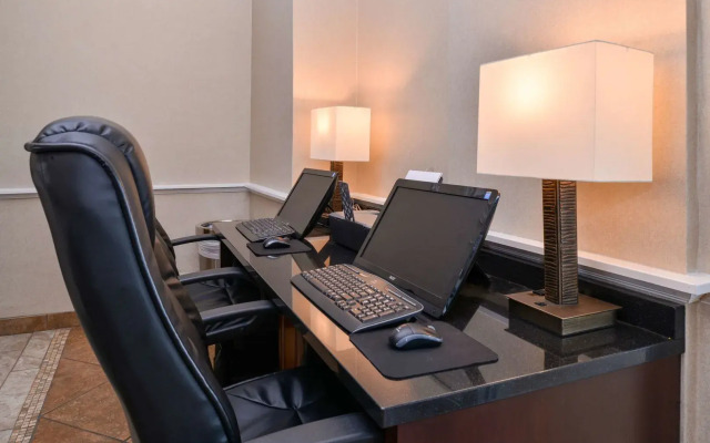 Best Western Plus Frontier Inn