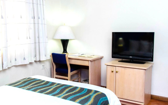 Mahogany Lodge, Cantonments