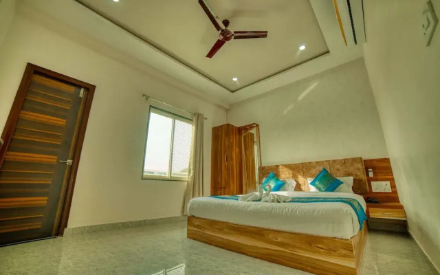Hotel Paramount Udaipur