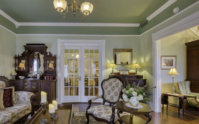 Victorian House Bed & Breakfast