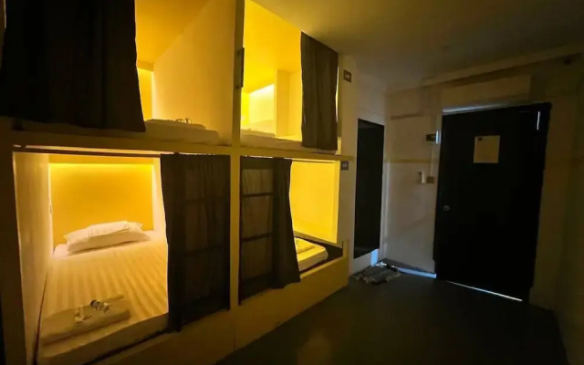 Central Pod Capsule Hostel