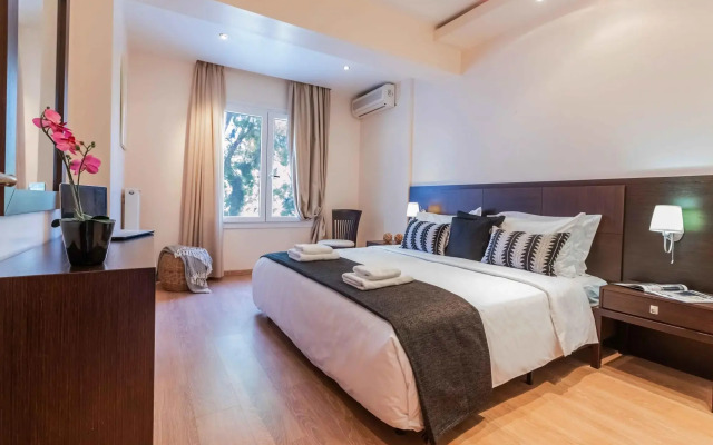 Sani Seaside Luxury-Private Pool Retreat for 21ppl