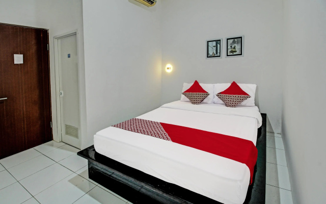 Hotel O Sirih Gading Family Guest House – Guest Rooms – Tulungagung