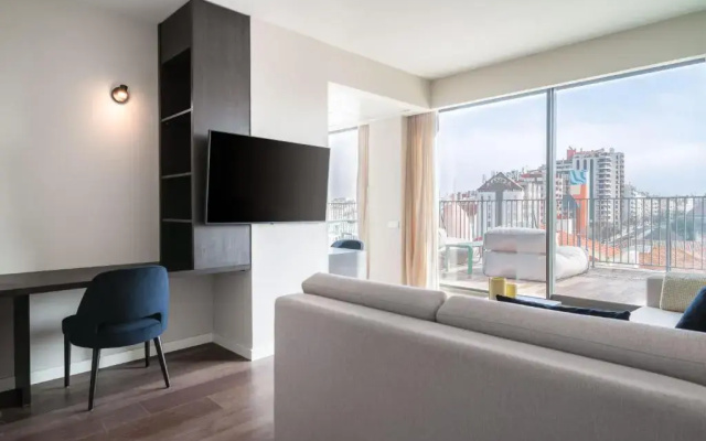 Limehome Lisbon Defensores de Chaves