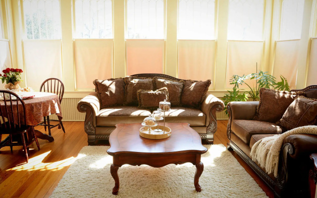 Iron Horse Inn