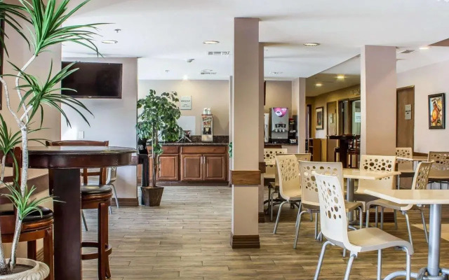 Arroyo Pinion Hotel, Ascend Hotel Collection