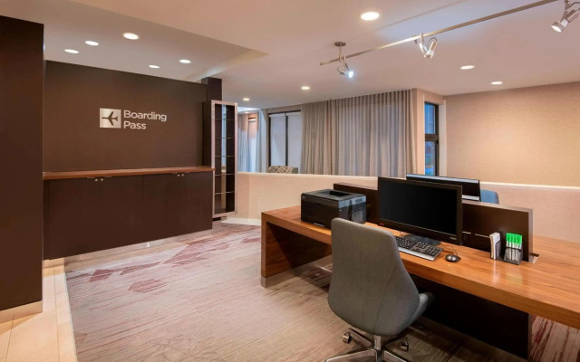 Courtyard by Marriott Savannah Midtown