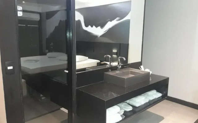 BAMBINA HOTEL -Adultos Somente