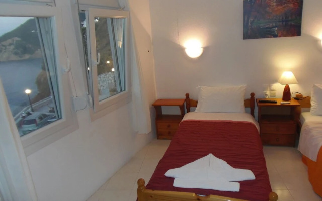 Studios Milos Skopelos-Where the Sea Meets the Sky
