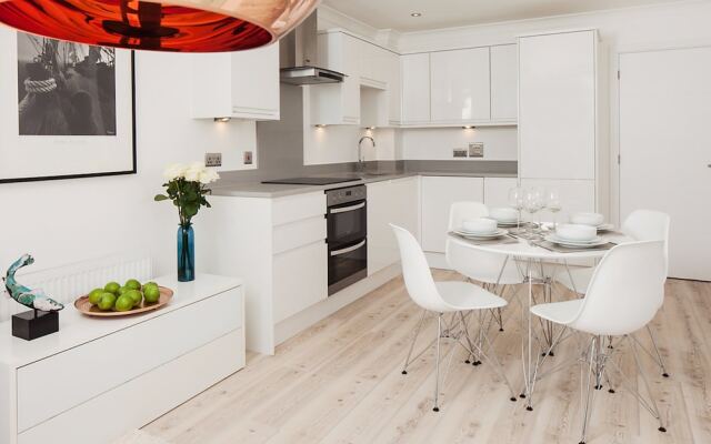 Fantastic Modern 2 Bed Apartment in Shadwell