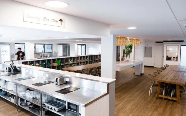 The Surf House - Hostel