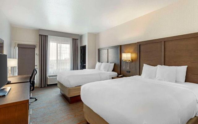 Comfort Inn & Suites Brighton Denver NE Medical Center