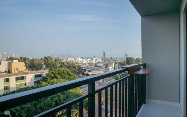 w Amazing 2BR w Balcony in San Isidro