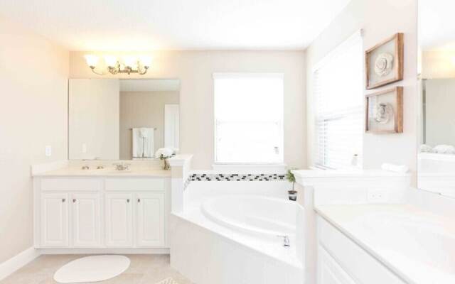 4176 Oaktree Drive 6 Bedroom Home by Redawning