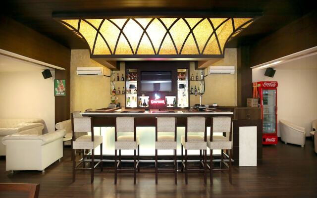 OYO 12989 White Diamond Hotel