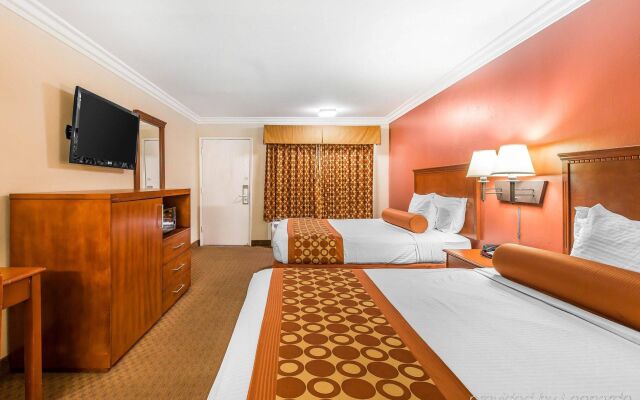 Rodeway Inn & Suites Canyon Lake-Menifee West