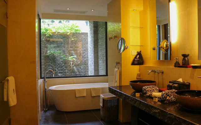 Banyan Tree Lijiang