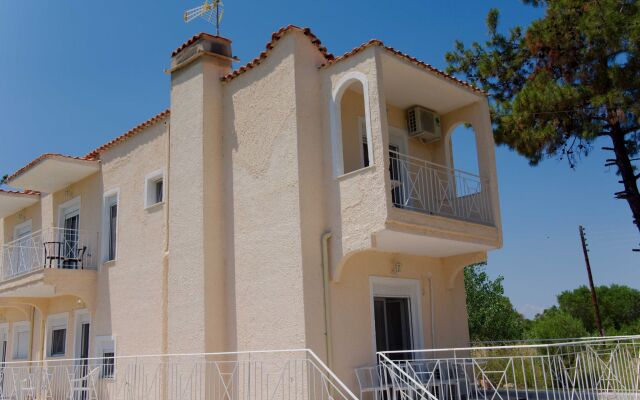 Villa Elina By Golden Residence
