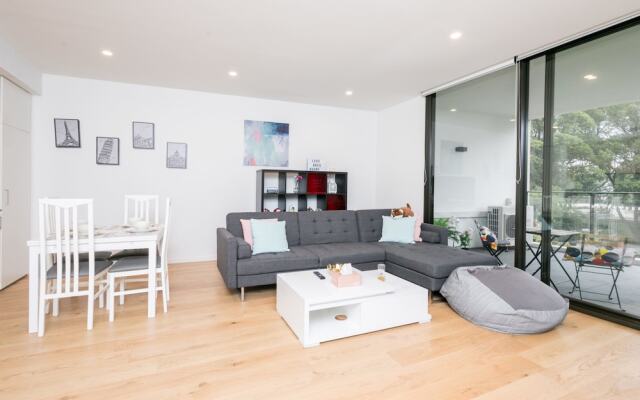 Spacious Bright Apartment