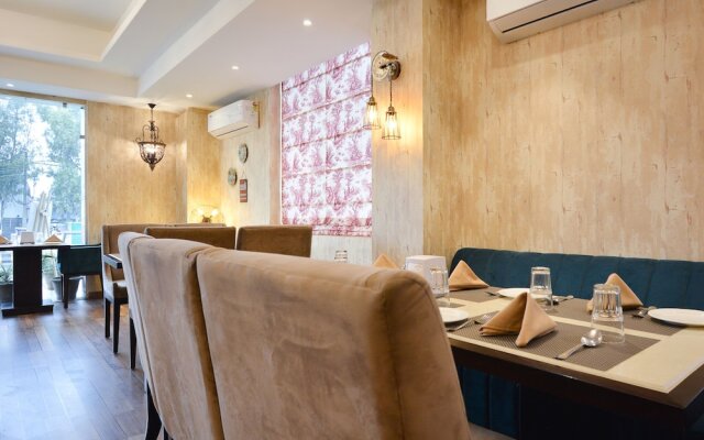 Capital O 37234 Reejas Inns N Suites