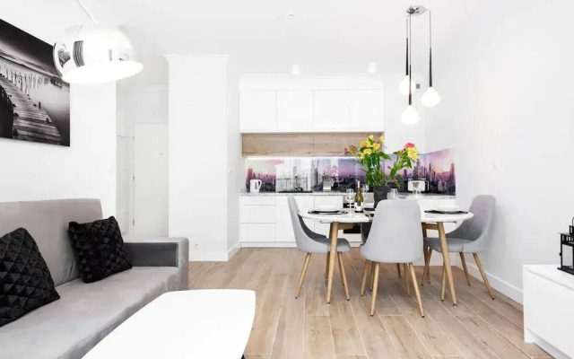 Apartment Dzielna Warsaw by Renters