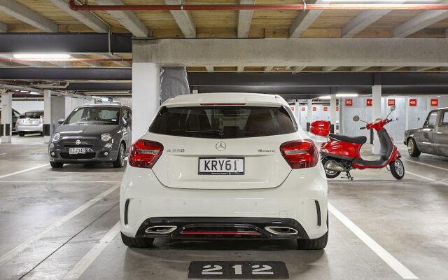 Bright and Spacious Viaduct Living with free carpark by Urban Butler