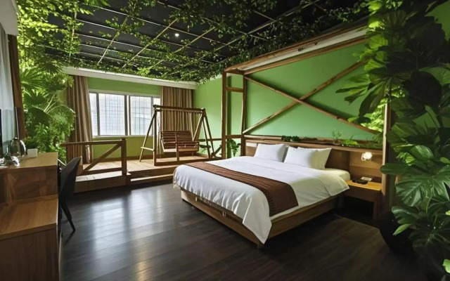 Lanli Lily Hotel (Xindacheng Times Square North Lake Park Store)