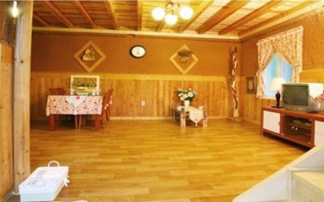 Pyeongchang Byeolbitsanyang Pension