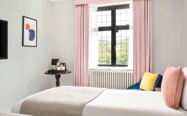 voco Lythe Hill Hotel & Spa by IHG