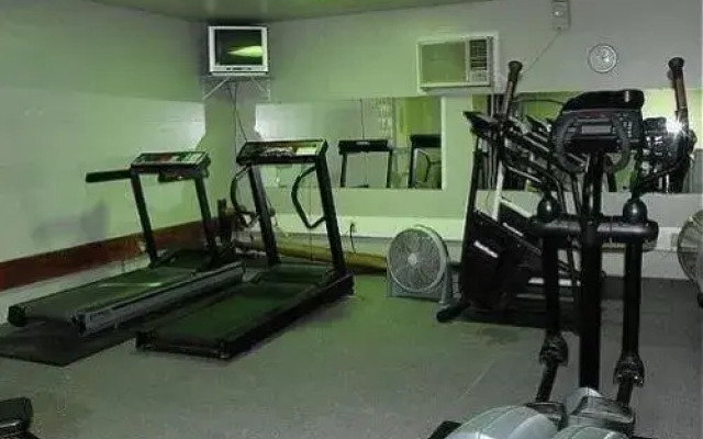 Holiday Lodge Hotel & Conference Center