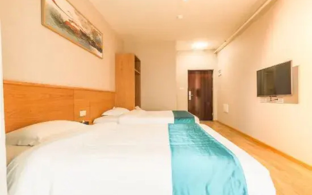 Yueyue Homestay (Chongqing West Railway Station Branch)