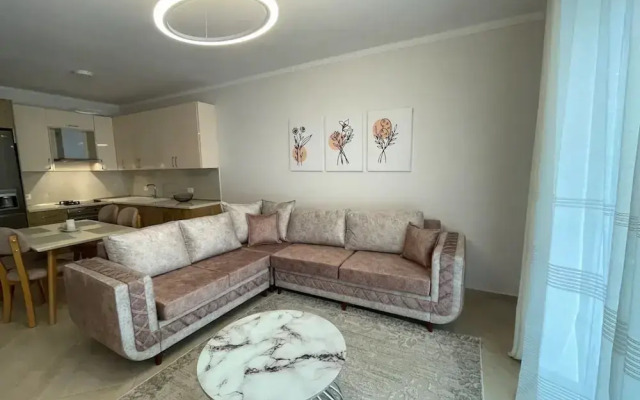 Brand New City Center Apartment