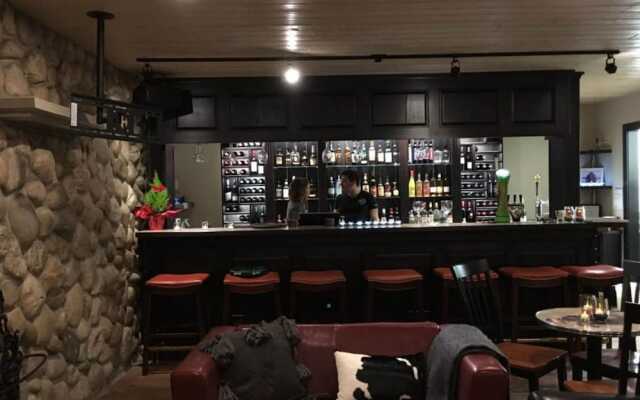 The Bulldog Hotel Silver Star