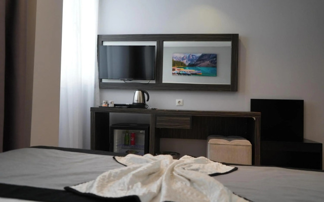 Pasaport Pier Hotel